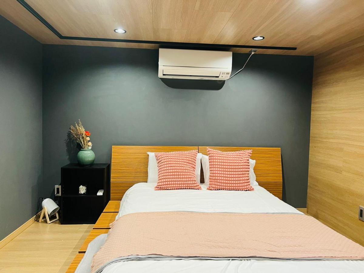 Ueno House Apartemen *