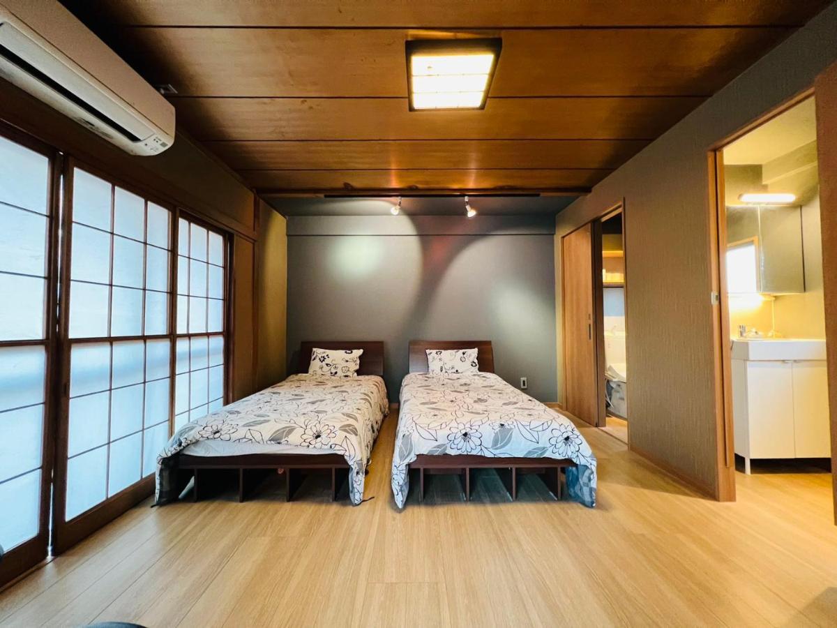Ueno House Apartemen *